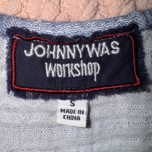 Johnny Was Workshop Amika Embroidered Peasant Top Blue Boho Size Small - Picture 6 of 9